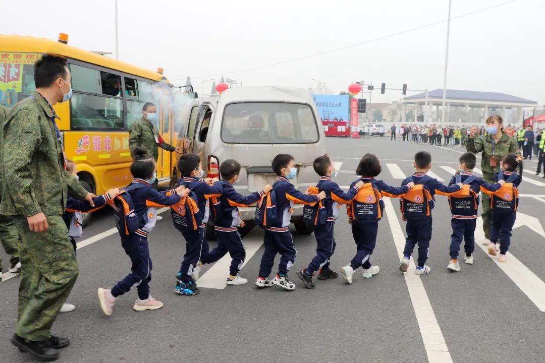 常德市湘北汽车运输有限公司,常德包车客运,常德旅游服务,校车服务