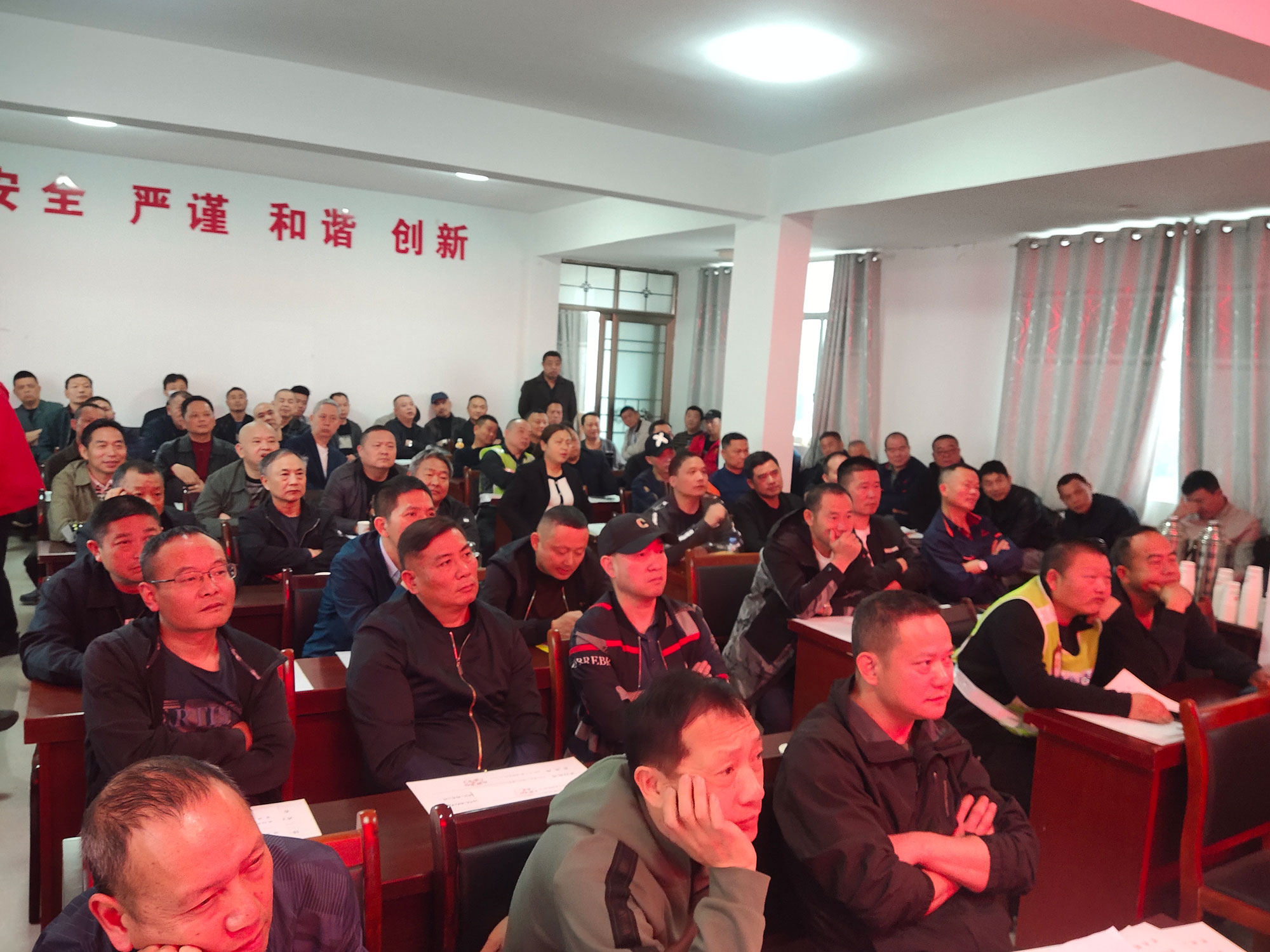 常德市湘北汽车运输有限公司,常德包车客运,常德旅游服务,校车服务